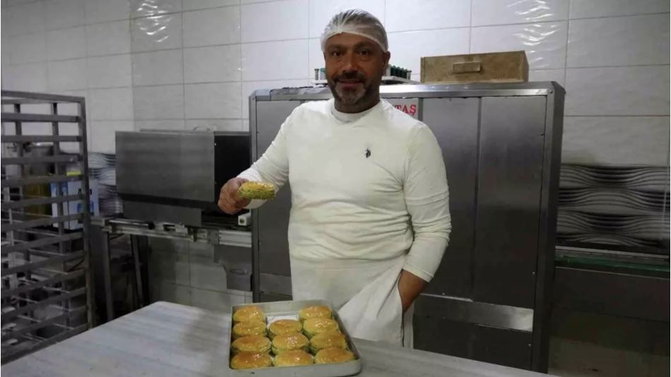 Kilis’in Cennet Çamuru “Burger Tatlı” Oldu: Geleneksel Lezzet Yeni Nesille Buluştu