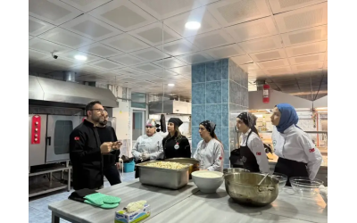 BAÜN’lü Öğrencilerden Örnek Proje: Zihinsel Engelliler ve Sokak Hayvanlarına Mama Hazırladılar